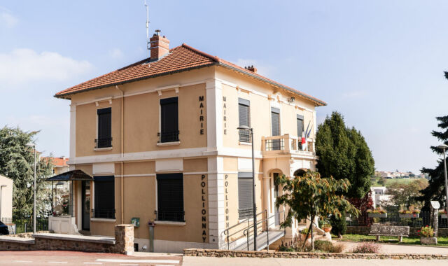 village de pollionnay